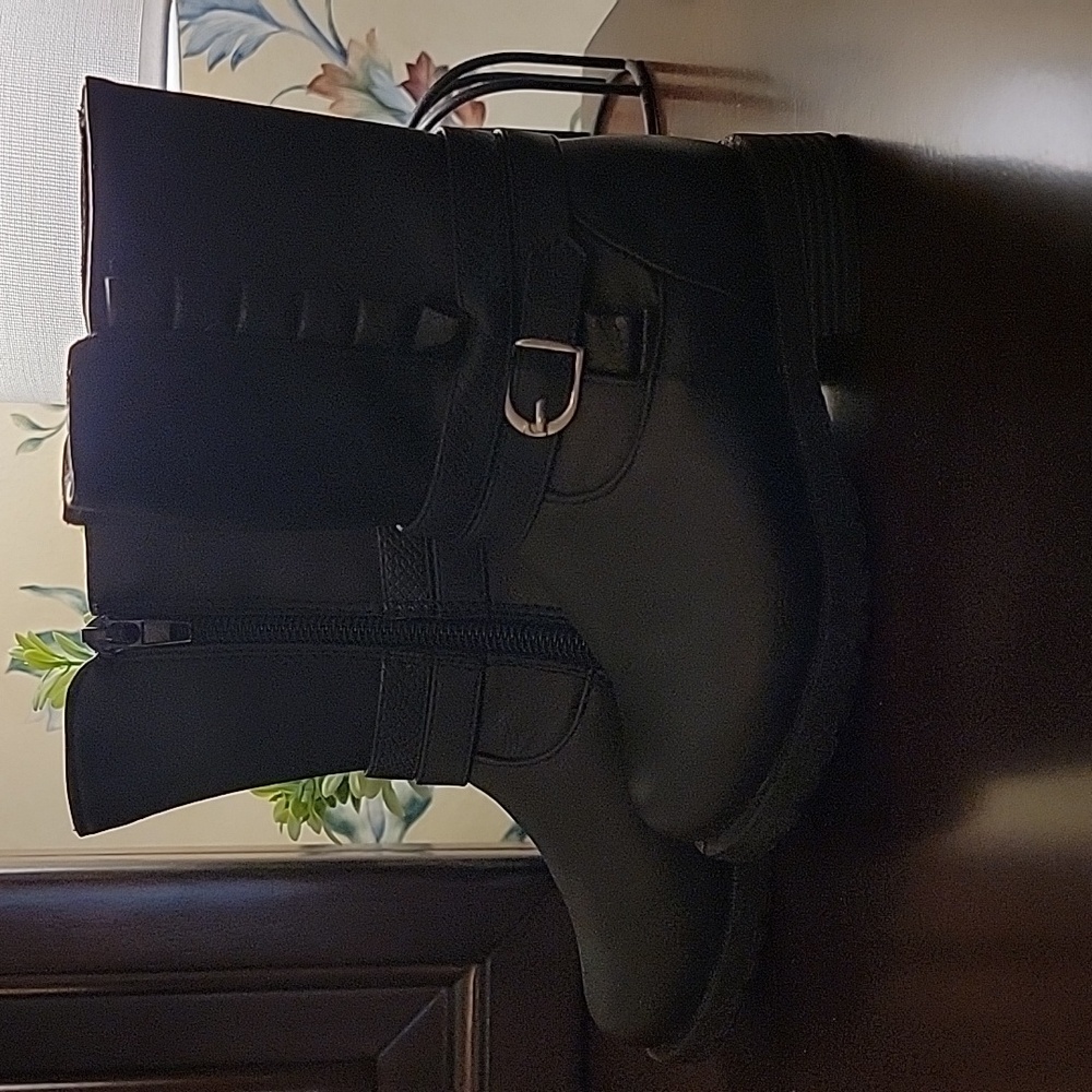 Rugged Bear NWOT Black Motorcycle Books Size 7 (Toddler)